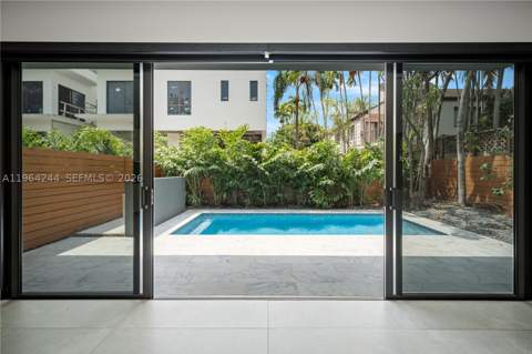 2962 W Trade Ave, Coconut Grove FL - photo 7 of 56