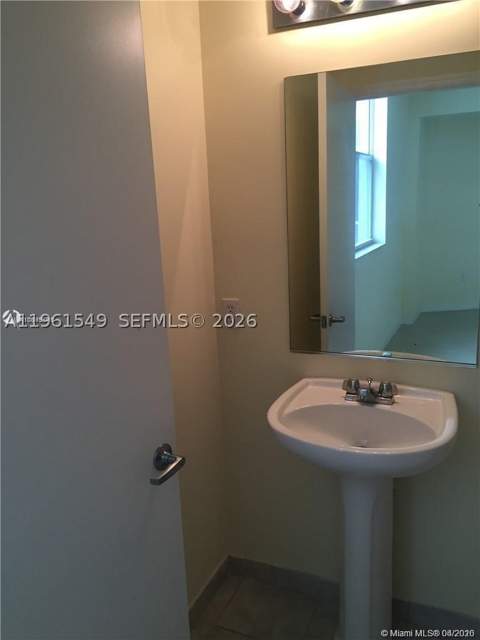 1 Glen Royal Pkwy 1404, Miami FL - photo 10 of 14