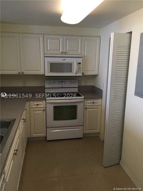 1 Glen Royal Pkwy 1404, Miami FL - photo 11 of 14
