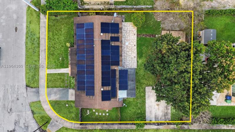 3 bedroom SingleFamilyResidence at 1110 NE 204th Ter, Lucky Star Estates, Miami — photo 3
