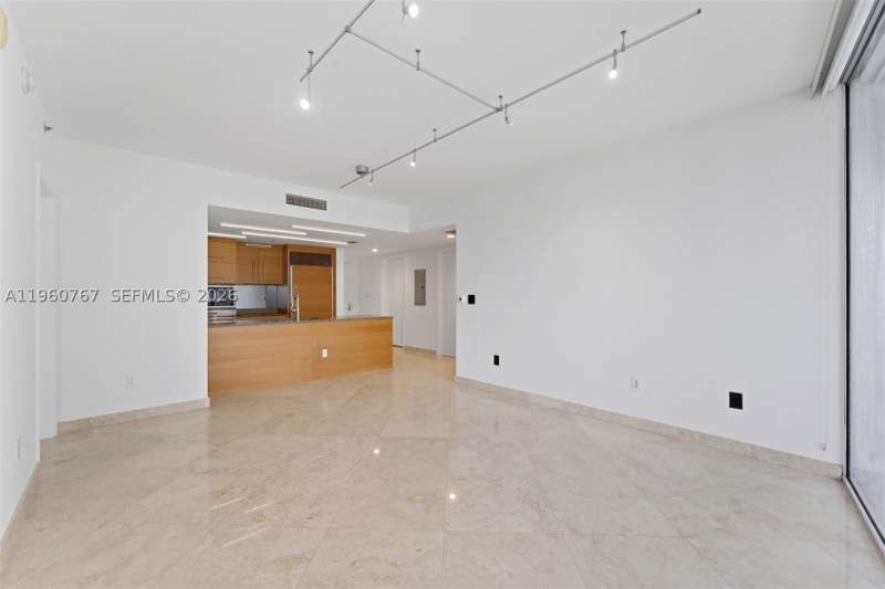 2 bedroom Condominium at 475 Brickell Ave 3513, Iconbrickell Condo No 1, Miami — photo 2