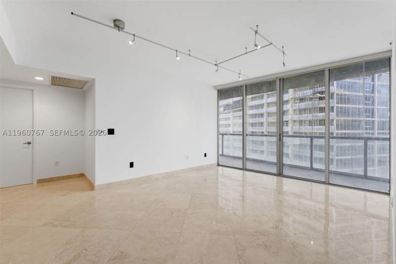 2 bedroom Condominium at 475 Brickell Ave 3513, Iconbrickell Condo No 1, Miami — photo 3
