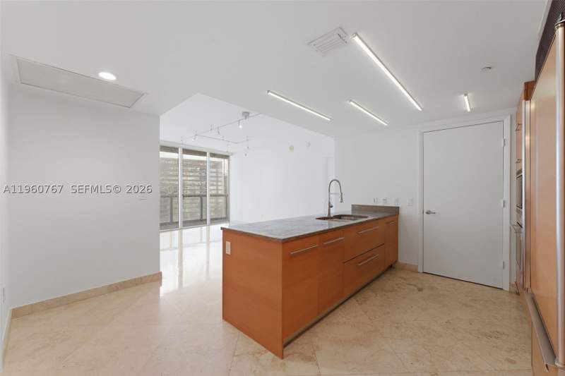 2 bedroom Condominium at 475 Brickell Ave 3513, Iconbrickell Condo No 1, Miami — photo 4