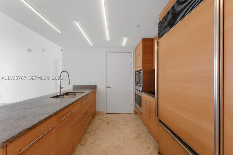 2 bedroom Condominium at 475 Brickell Ave 3513, Iconbrickell Condo No 1, Miami — photo 5