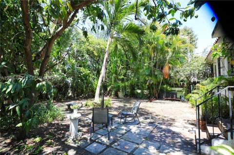 655 NE 82nd St, Miami FL - photo 13 of 15