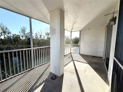 3660 NE 166th St 301 +40' Deeded Dock, North Miami Beach FL - photo 17 of 21