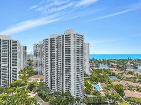 21055 Yacht Club Dr 802, Aventura FL - photo 10 of 32