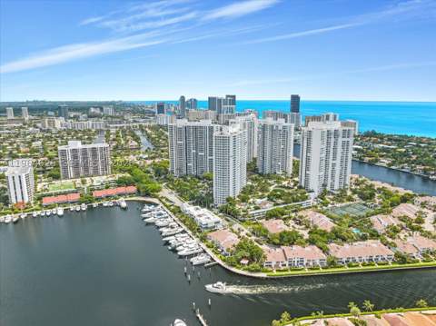 21055 Yacht Club Dr 802, Aventura FL - photo 6 of 32