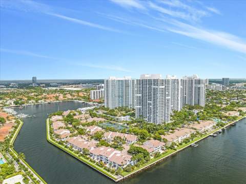 21055 Yacht Club Dr 802, Aventura FL - photo 8 of 32