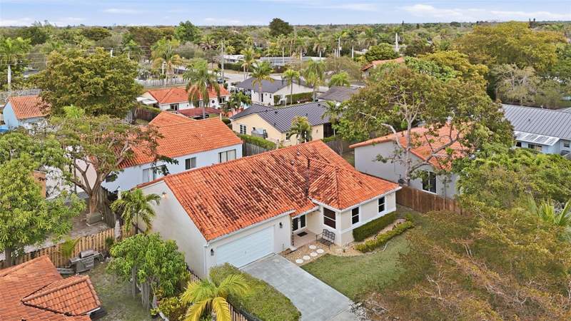 4 bedroom SingleFamilyResidence at 16921 SW 92nd Court, Elysian Gardens, Palmetto Bay — photo 4
