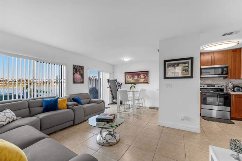 3 bedroom Townhouse at 17501 SW 140th Ct, Weitzer Serena Lakes, Miami — photo 5