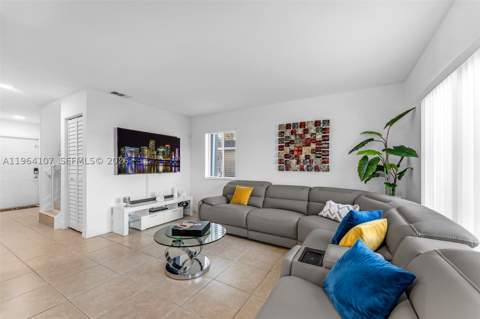 17501 SW 140th Ct, Miami FL - photo 7 of 32
