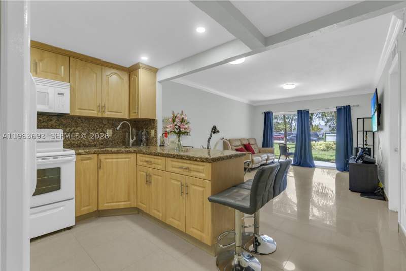 1 bedroom Condominium at 17101 NW 57th Ave 110, El Palmar Condo, Miami Gardens — photo 2