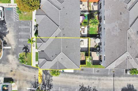 5420 NW 107 Ave 302, Doral FL - photo 7 of 39
