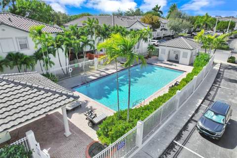 5420 NW 107 Ave 302, Doral FL - photo 9 of 39