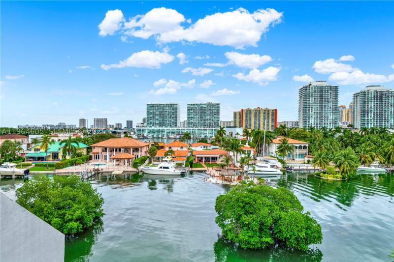 2 bedroom Condominium at 385 Poinciana Dr 1230, Poinciana Is Yt & Rcq Clu, Sunny Isles Beach — photo 2