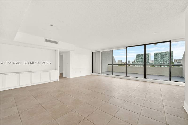2 bedroom Condominium at 385 Poinciana Dr 1230, Poinciana Is Yt & Rcq Clu, Sunny Isles Beach — photo 4