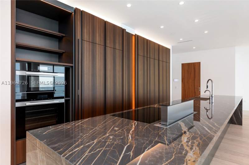 4 bedroom Condominium at 5 Grove Isle Dr M303, Vita Grove Isle, Miami — photo 4