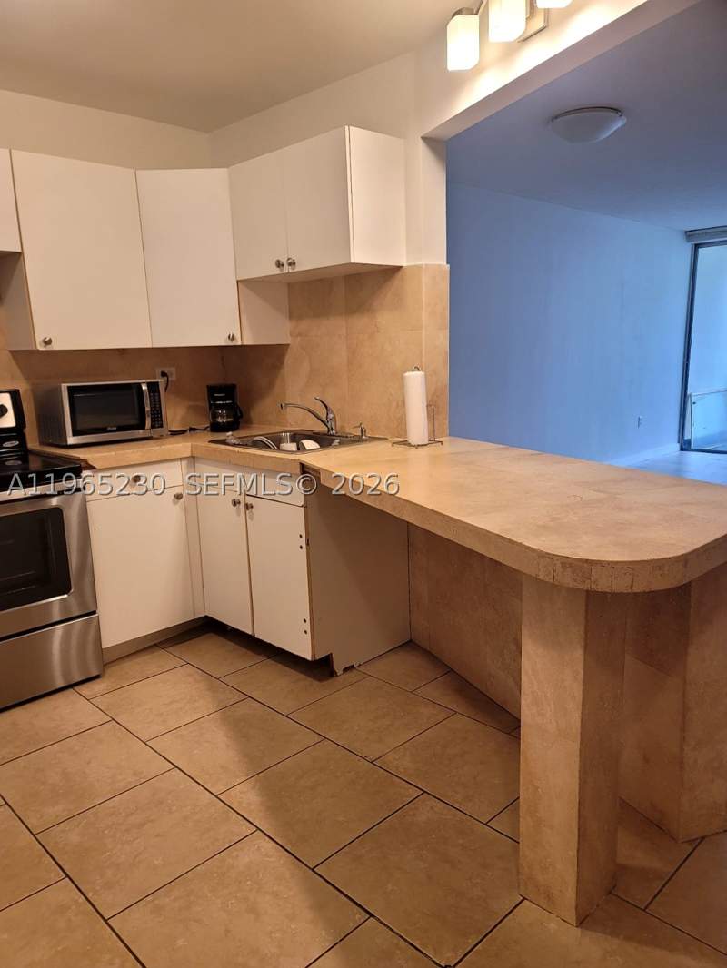 1 bedroom Condominium at 1690 NE 191st St 315-1, Jade Winds Group Bamboo G, Miami — photo 4