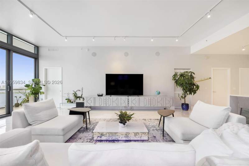 5 bedroom Condominium at 460 NE 28th St Ph 4002, Icon Bay Condo, Miami — photo 2