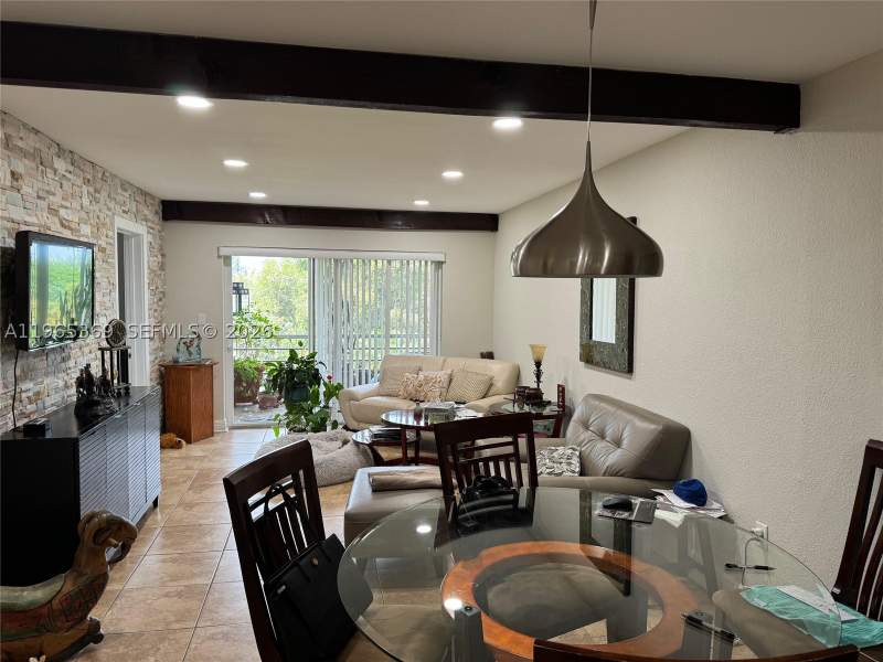 2 bedroom Condominium at 5500 SW 77th Ct 305, Miller Lake Condo, Miami — photo 5