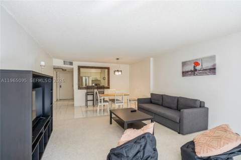 18151 NE 31st Ct 205, Aventura FL - photo 11 of 34