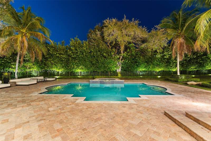 6 bedroom SingleFamilyResidence at 11111 Killian Park Rd, Killian Park, Pinecrest — photo 5