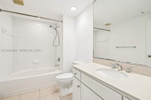 2000 N Bayshore Dr 304, Miami FL - photo 11 of 32