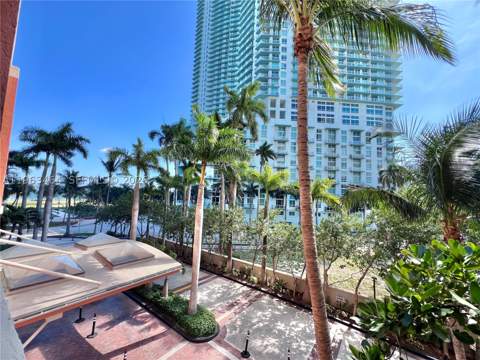 2000 N Bayshore Dr 304, Miami FL - photo 14 of 32