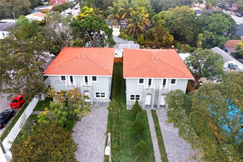 3 bedroom Townhouse at 529 NW 56th St, Buena Vista Gardens, Miami — photo 2