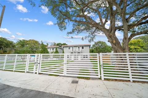 529 NW 56th St, Miami FL - photo 7 of 69