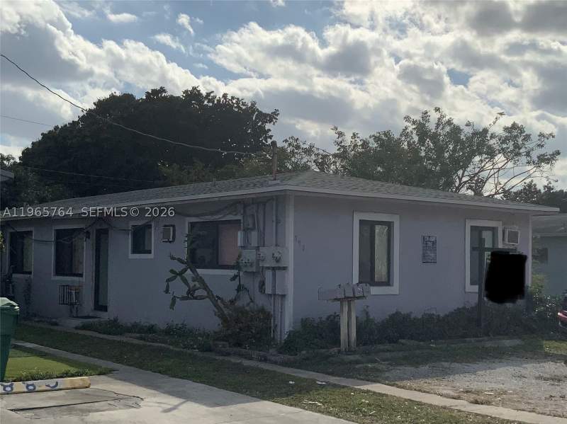 4 bedroom SingleFamilyResidence at 896 NW 103rd St, West Biscayne, Miami — photo 2