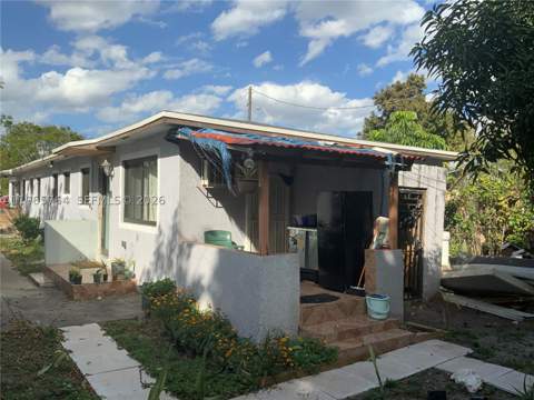896 NW 103rd St, Miami FL - photo 9 of 11