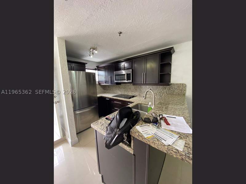 2 bedroom Condominium at 8031 NW 8th St 17, Las Villas De Fountainblea, Miami — photo 3