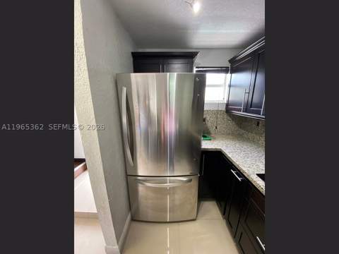 8031 NW 8th St 17, Miami FL - photo 6 of 17