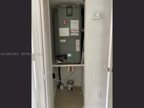 8031 NW 8th St 17, Miami FL - photo 7 of 17