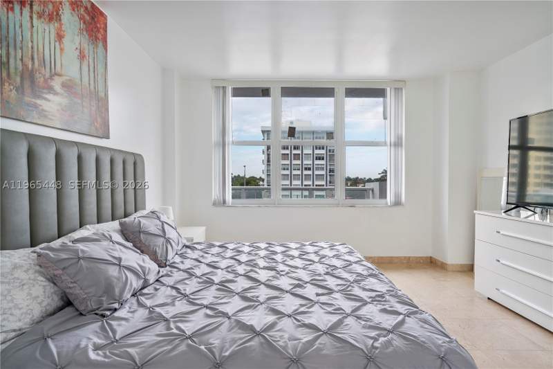 1 bedroom Condominium at 5601 Collins Ave 423, The Pavilion Condo, Miami Beach — photo 3