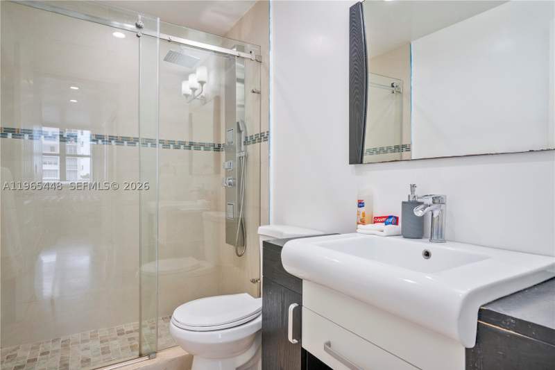 1 bedroom Condominium at 5601 Collins Ave 423, The Pavilion Condo, Miami Beach — photo 5