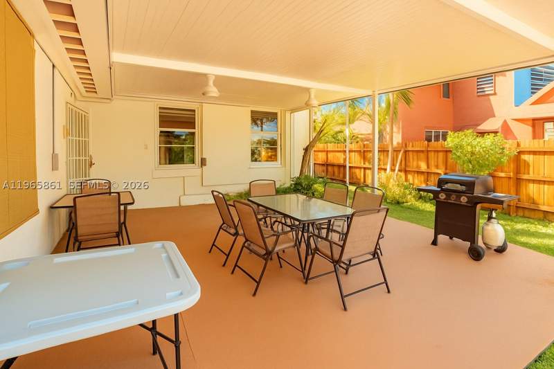 5 bedroom SingleFamilyResidence at 1545 NW 8th Ter, Grove Park, Miami — photo 4