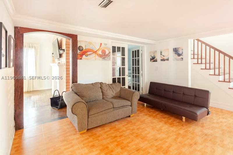 5 bedroom SingleFamilyResidence at 1545 NW 8th Ter, Grove Park, Miami — photo 5