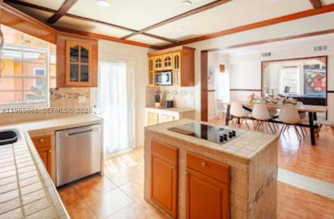 1545 NW 8th Ter, Miami FL - photo 8 of 27