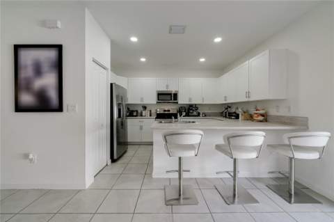 11392 W 34th Way, Hialeah FL - photo 13 of 28