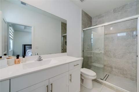 11392 W 34th Way, Hialeah FL - photo 21 of 28