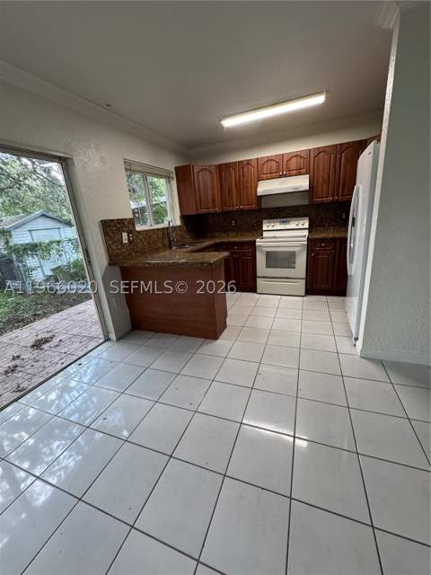 20138 NW 38th Pl, Miami Gardens FL - photo 6 of 8
