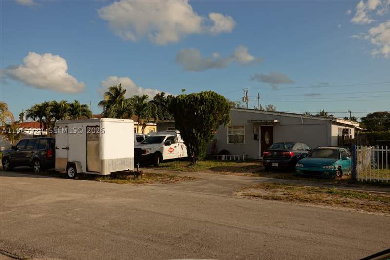 2 bedroom SingleFamilyResidence at 810 NW 84th Ter, Arcola Gardens, Miami — photo 4