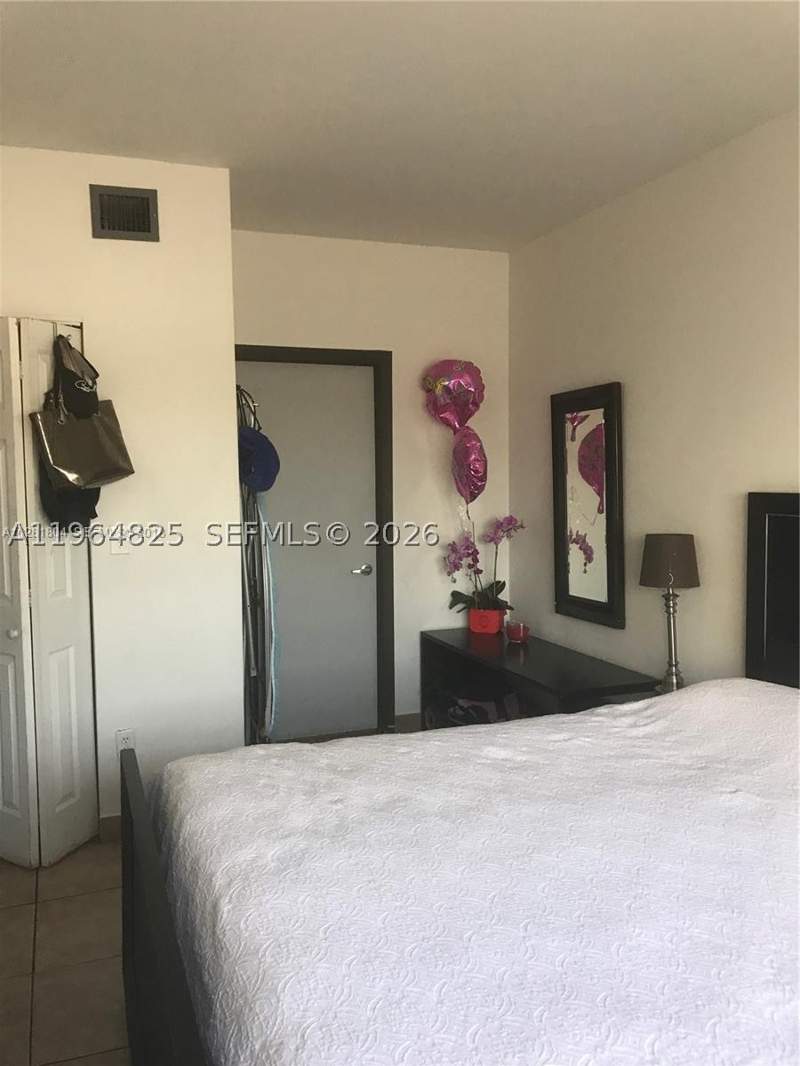 1 bedroom Condominium at 1960 Marseille Dr 305, Apartments Enchante Condo, Miami Beach — photo 4