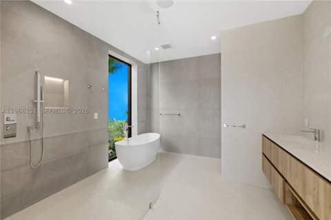 2050 S Hibiscus Dr, North Miami FL - photo 12 of 17