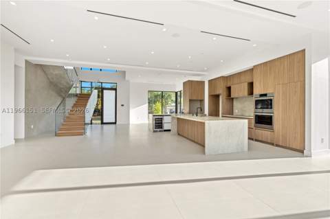 2050 S Hibiscus Dr, North Miami FL - photo 7 of 17