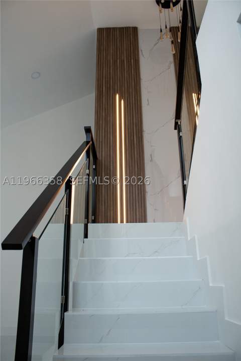 10433 SW 118th Ct, Miami FL - photo 10 of 34