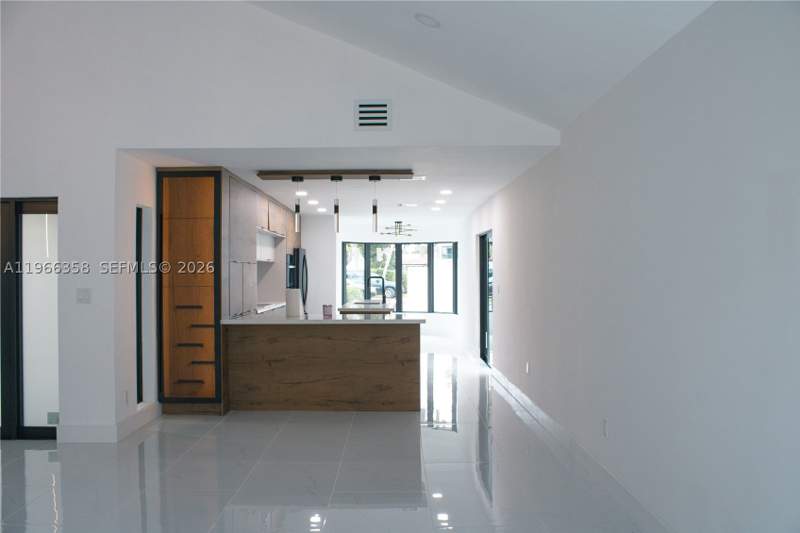 4 bedroom SingleFamilyResidence at 10433 SW 118th Ct, The Missions, Miami — photo 2